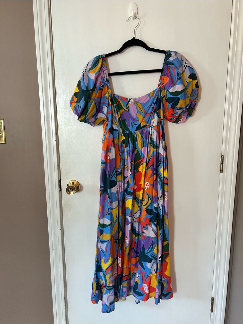 Storia Multicolor Floral Maxi Dress with Puff Sleeves